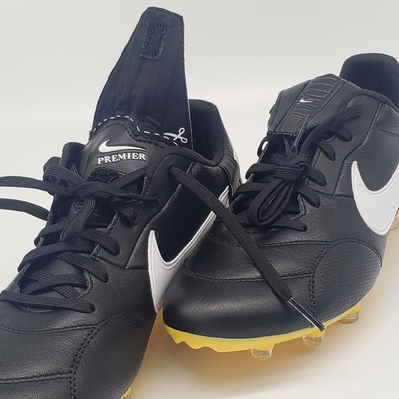 Nike Premier III FG Soccer Cleats Black White-Amarillo AT5889-005 Men’s Size 7Y - Picture 7 of 9
